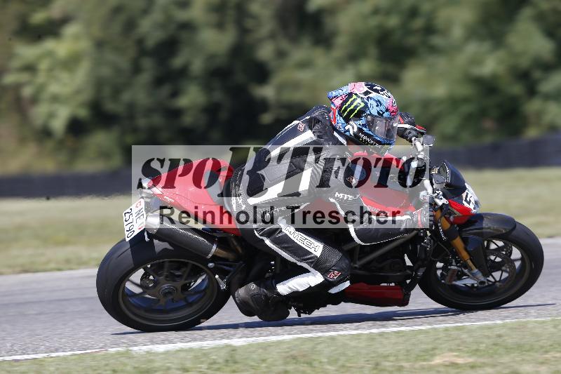 Archiv-2025/49 26.08.2025 Cornu Master School ADR/blau-bleu/51